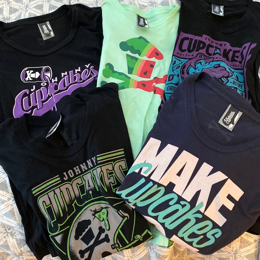 Lot of 5 limited edition Johnny Cupcakes T-shirts